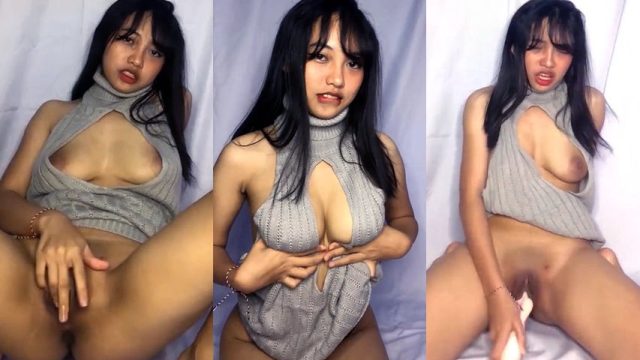 ABG Nyobain Main Dildo Baru